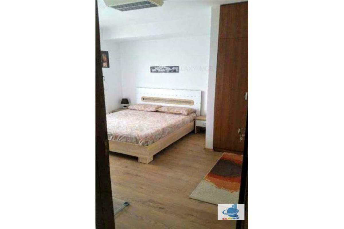  Inchiriez apartament ultracentral cu 3 camere in centru, langa BCR