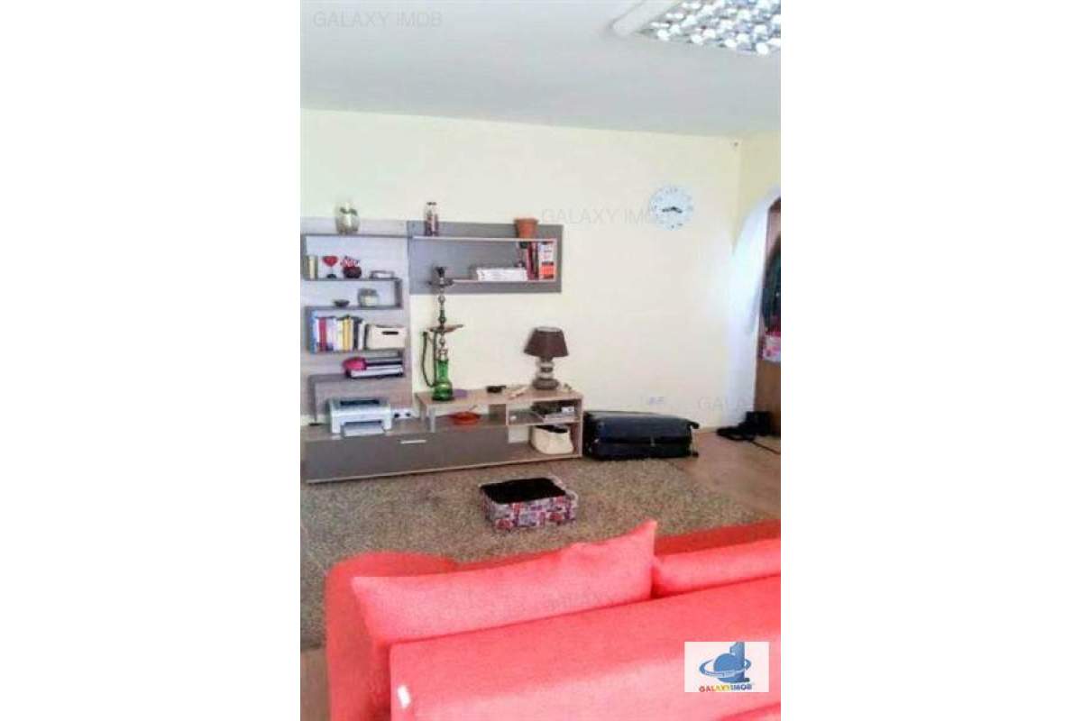  Inchiriez apartament ultracentral cu 3 camere in centru, langa BCR