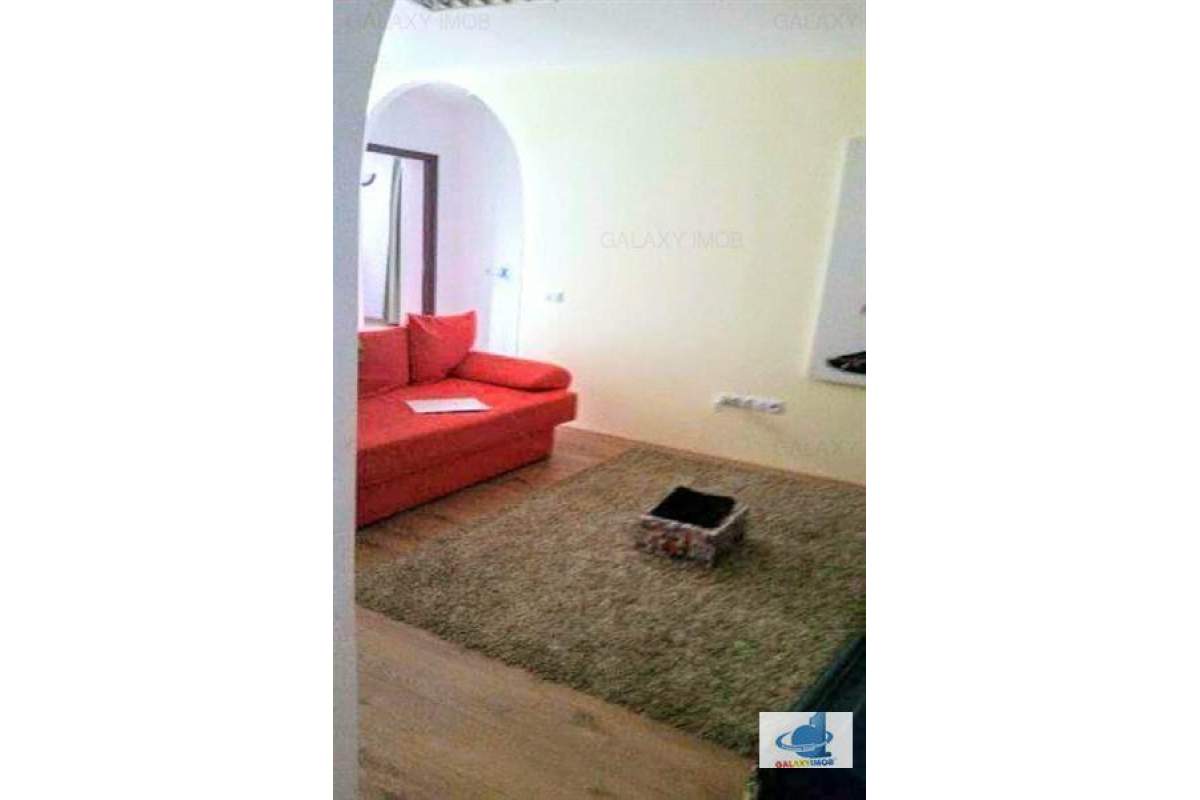  Inchiriez apartament ultracentral cu 3 camere in centru, langa BCR