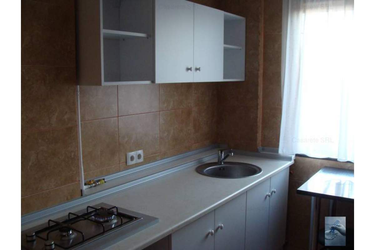  Inchiriez apartament