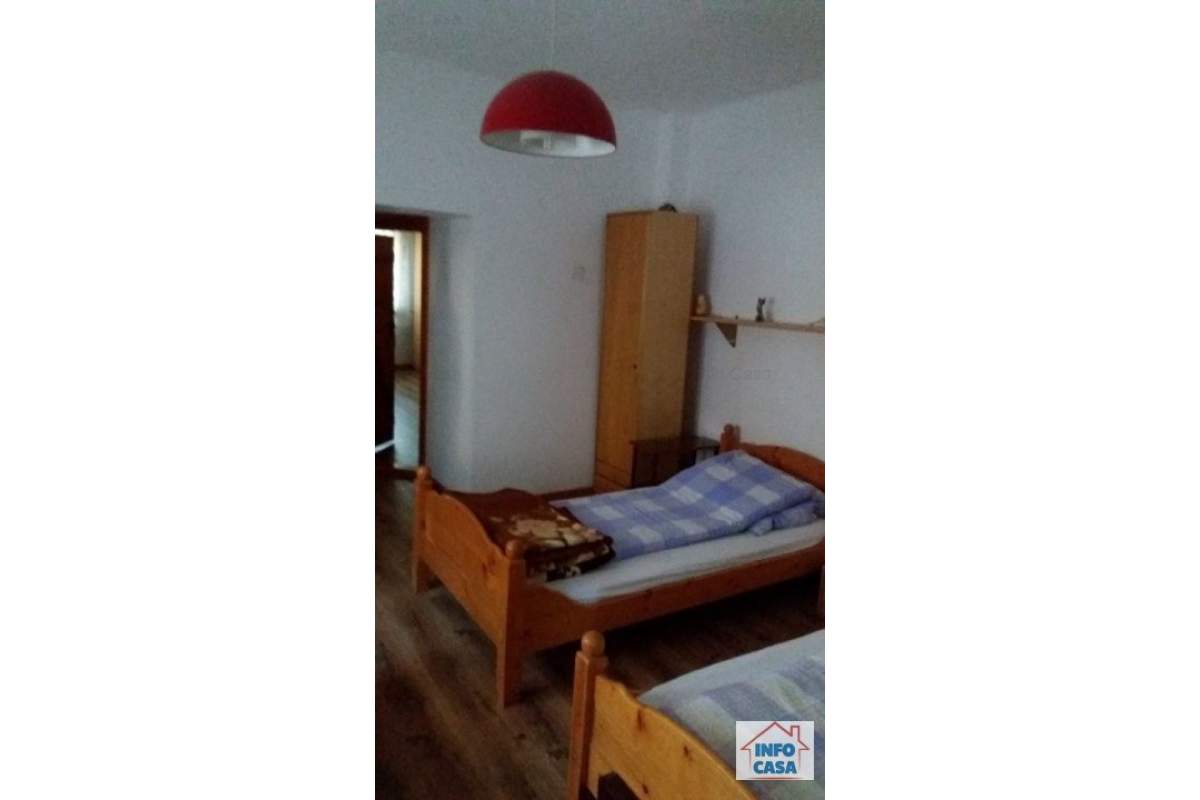 inchiriez casa Deva