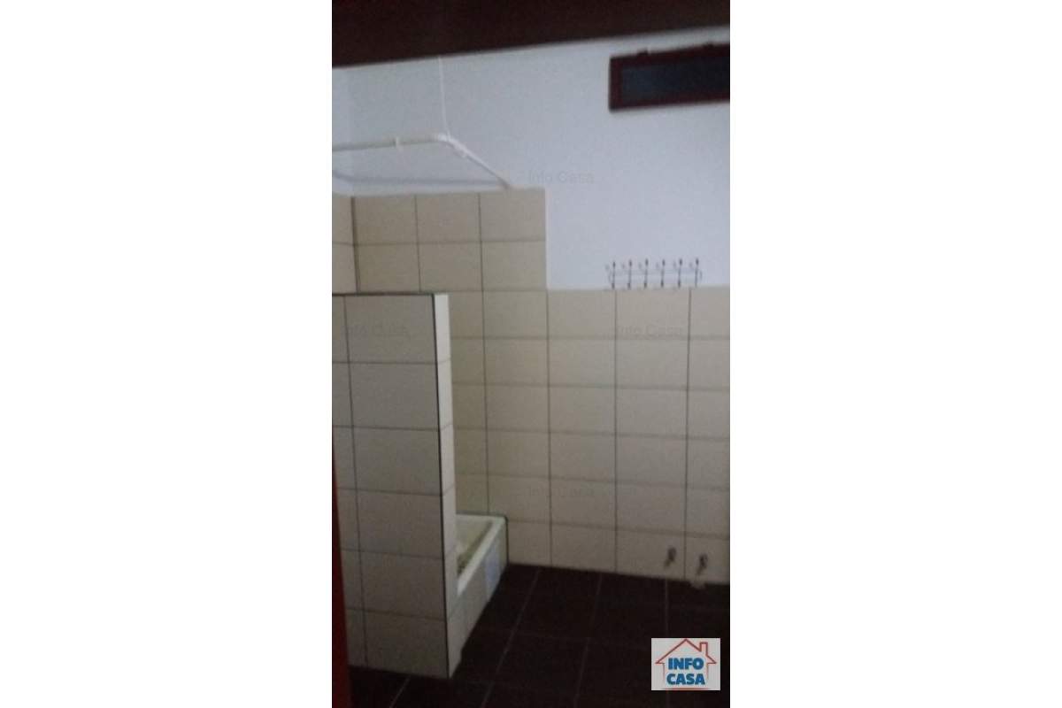 inchiriez casa Deva