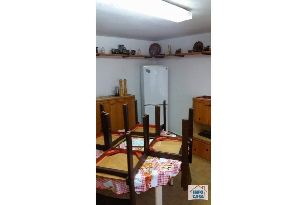 inchiriez casa Deva