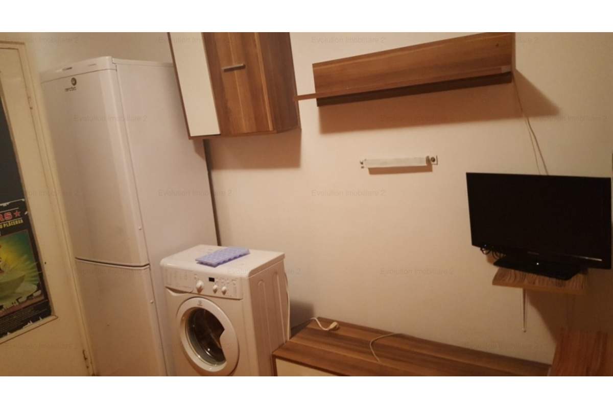 Langa Complexul Studentesc, centrala proprie, 220 euro