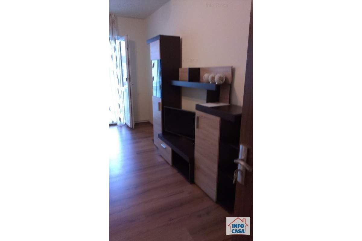 Ofer 3 camere de inchiriat