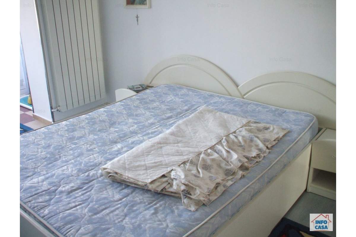  OFER DE INCHIRIAT APARTAMENT 4 CAMERE