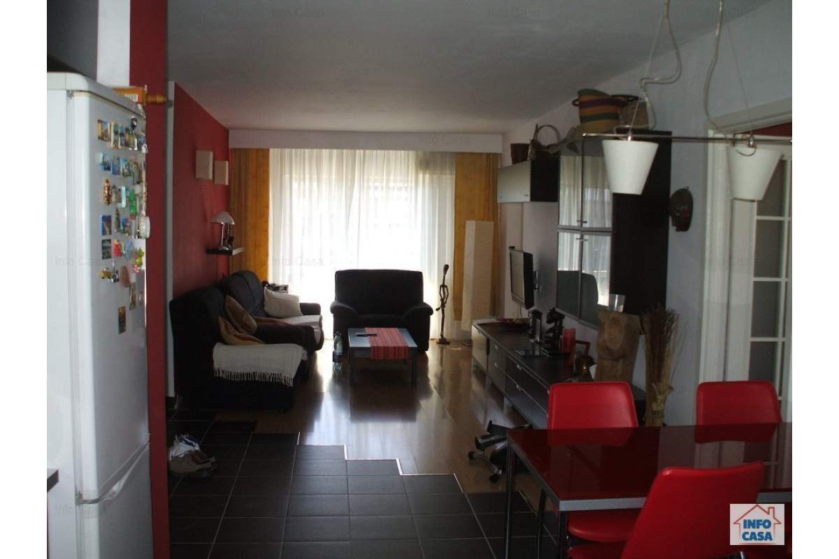  ofer de inchiriat apartament 4 camere