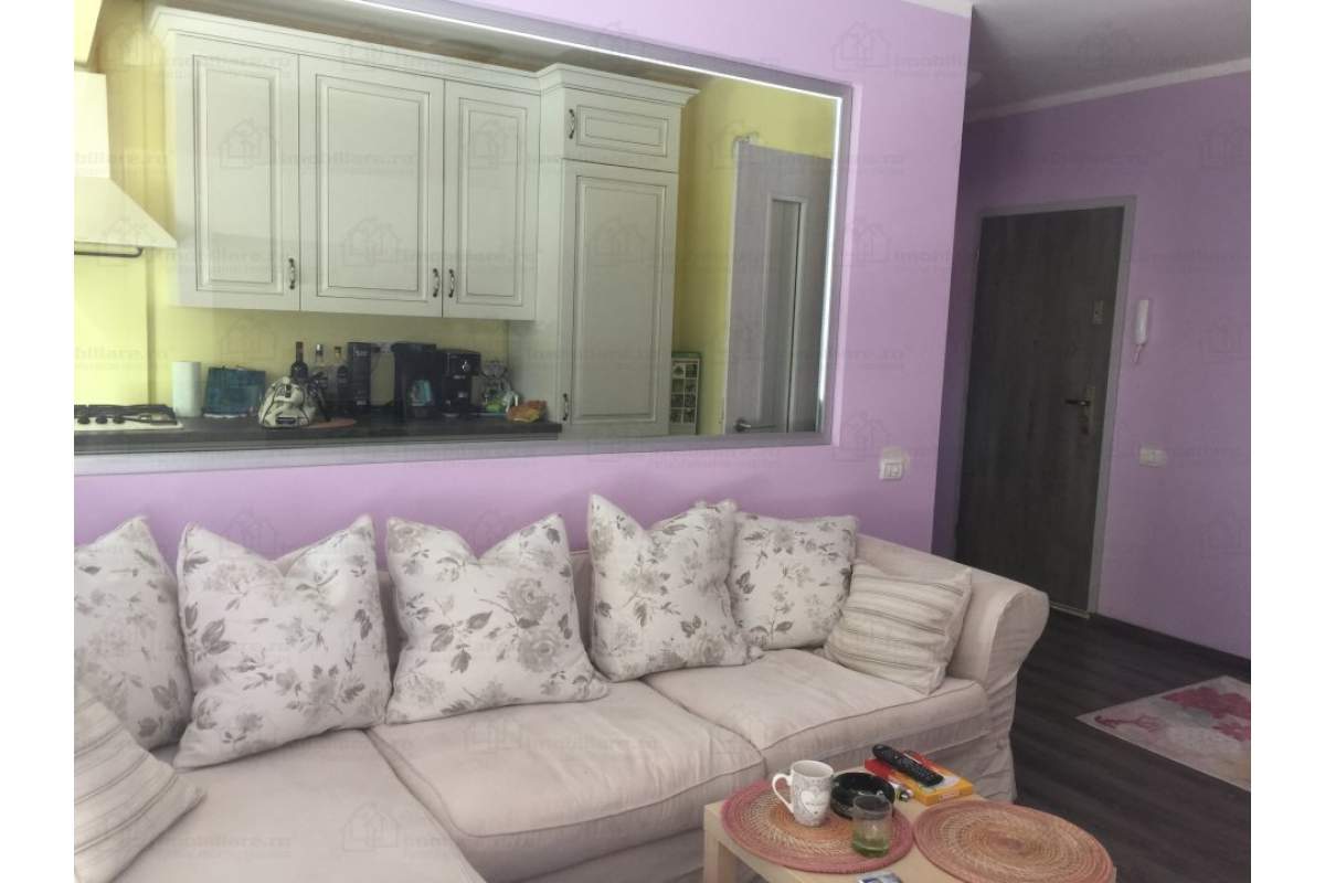 ofer spre inchiriere apartament cu 2 camere in cartierul Tomis Plus,mobilat lux.