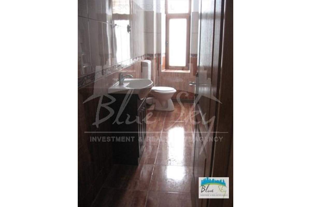Piata Ovidiu, imobil D+P+1, 20 camere,