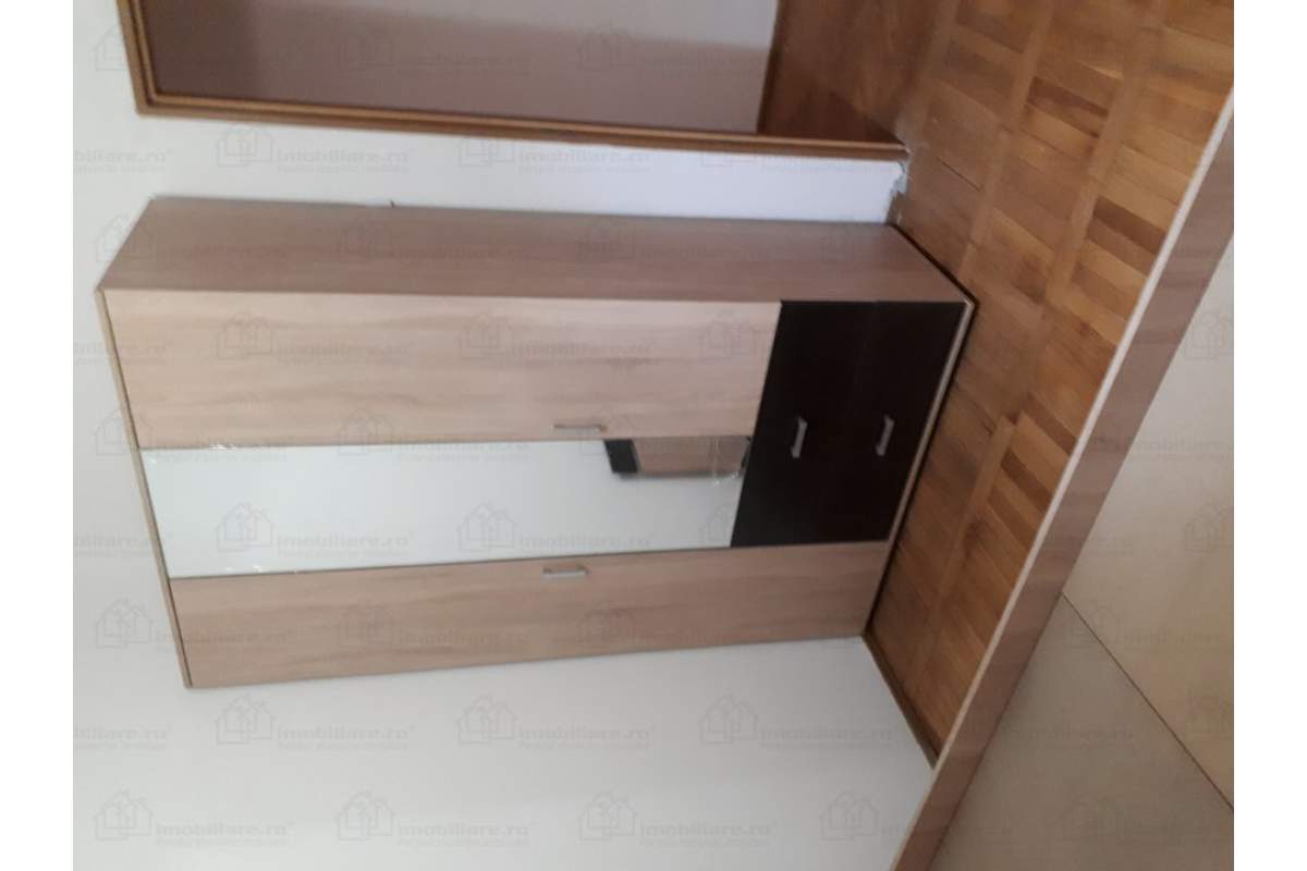 proprietar inchiriez apt. 3 camere