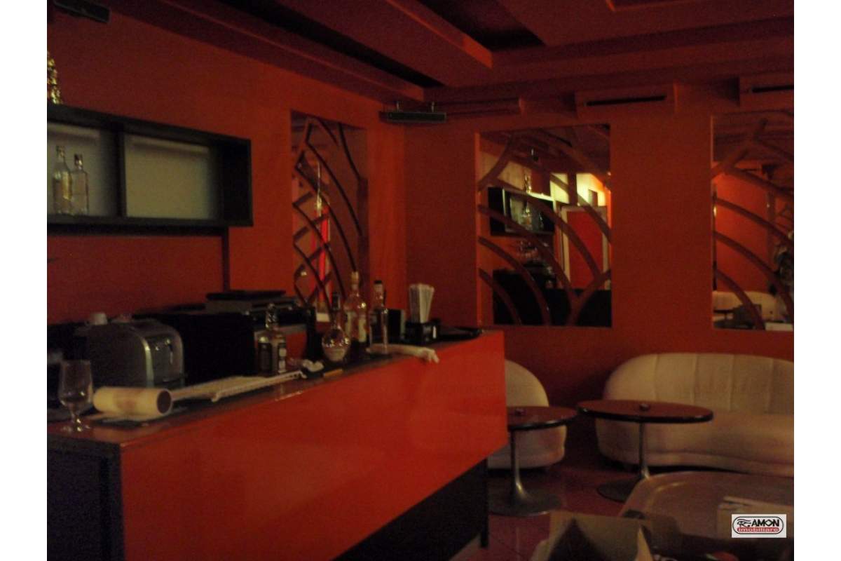 Spatiu comercial de inchiriat zona UTA