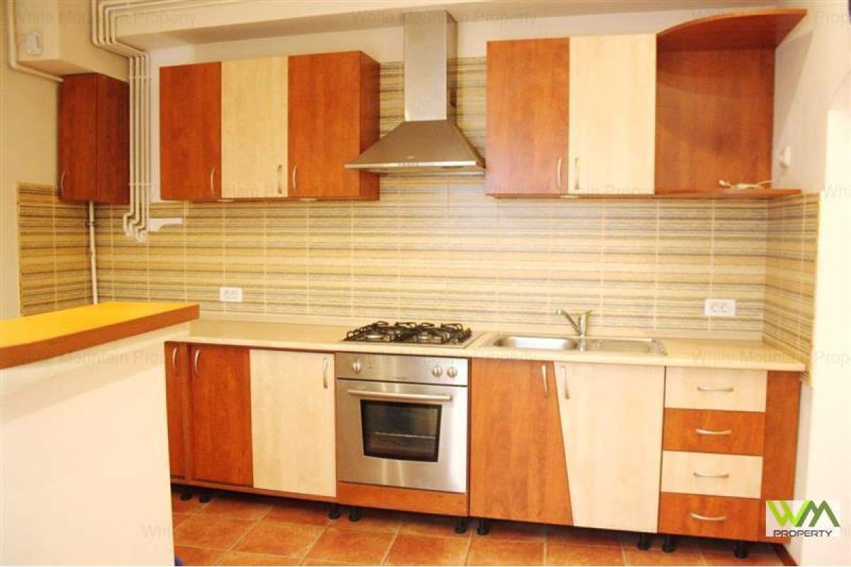 Studio spatios de inchiriat in Centrul Istoric al Brasovului