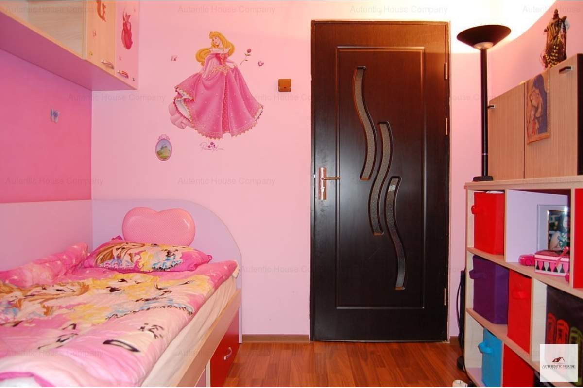 Tomis Nord - Apartament 3 camere, centrala gaze, boxa