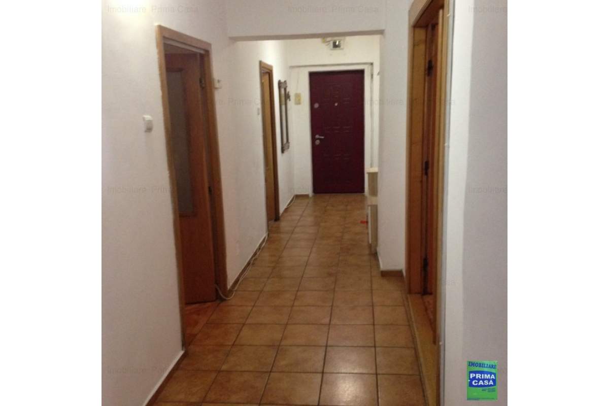 UNIRII 4camere dau in chirie mobilat si utilat, 350E/luna