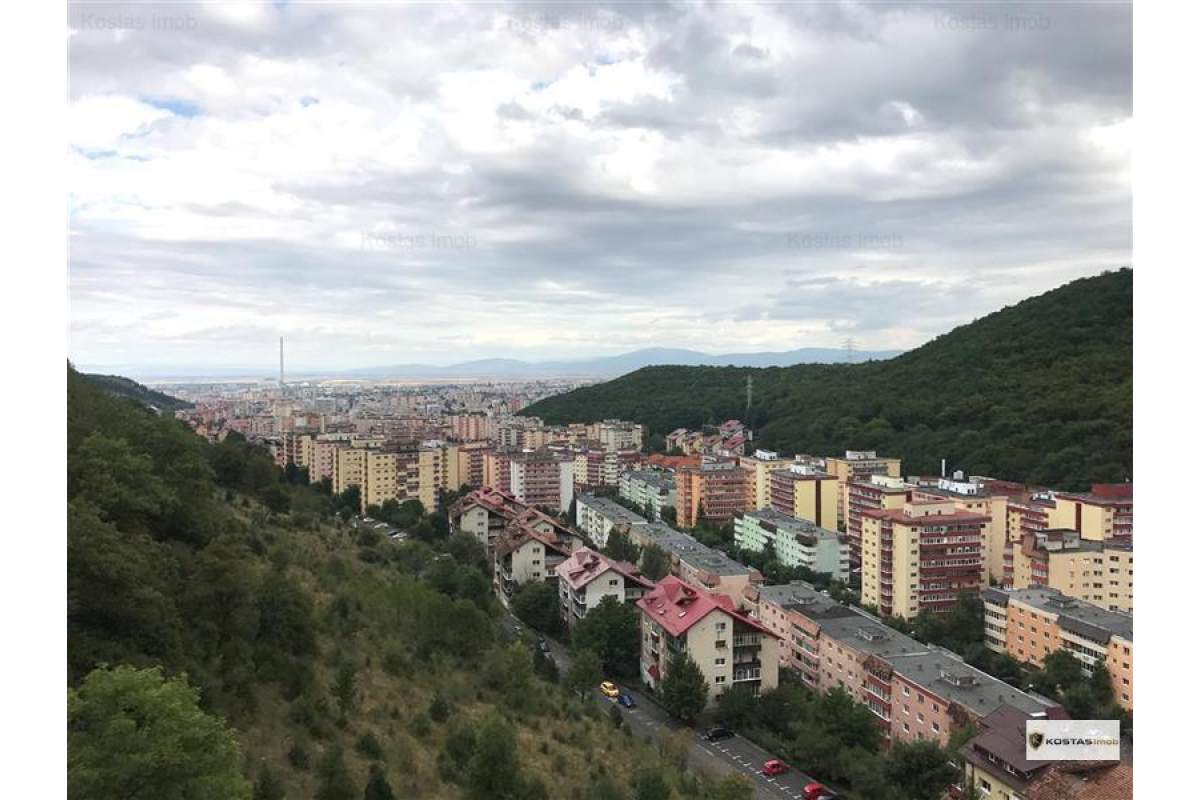  Va oferim spre inchiriere, apartament 3 camere, cu dressing, terasa generoasa s