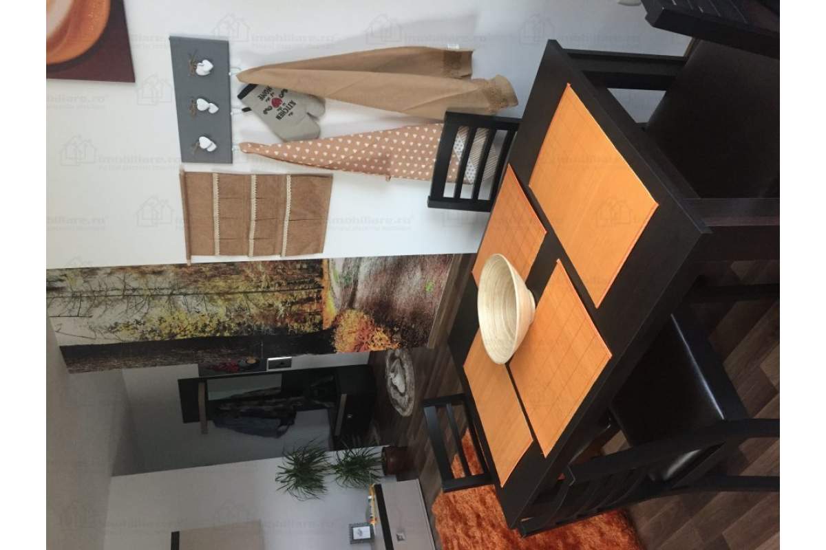 Vand apartament cu 3 camere