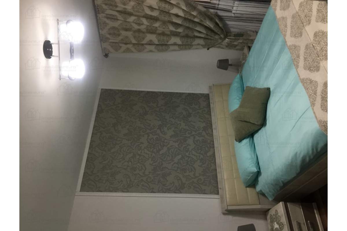 Vand apartament cu 3 camere