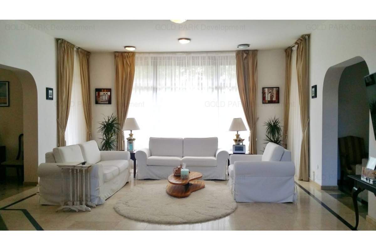 . . : : Vila Moderna 500 mp + Teren 2500 mp - zona Selecta - Piscina Incalzita