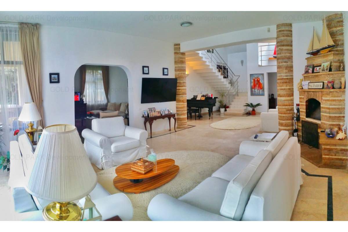 . . : : Vila Moderna 500 mp + Teren 2500 mp - zona Selecta - Piscina Incalzita