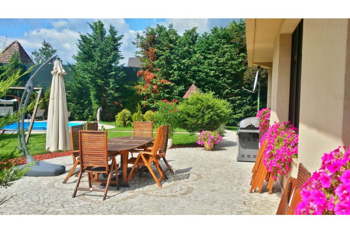 . . : : Vila Moderna 500 mp + Teren 2500 mp - zona Selecta - Piscina Incalzita