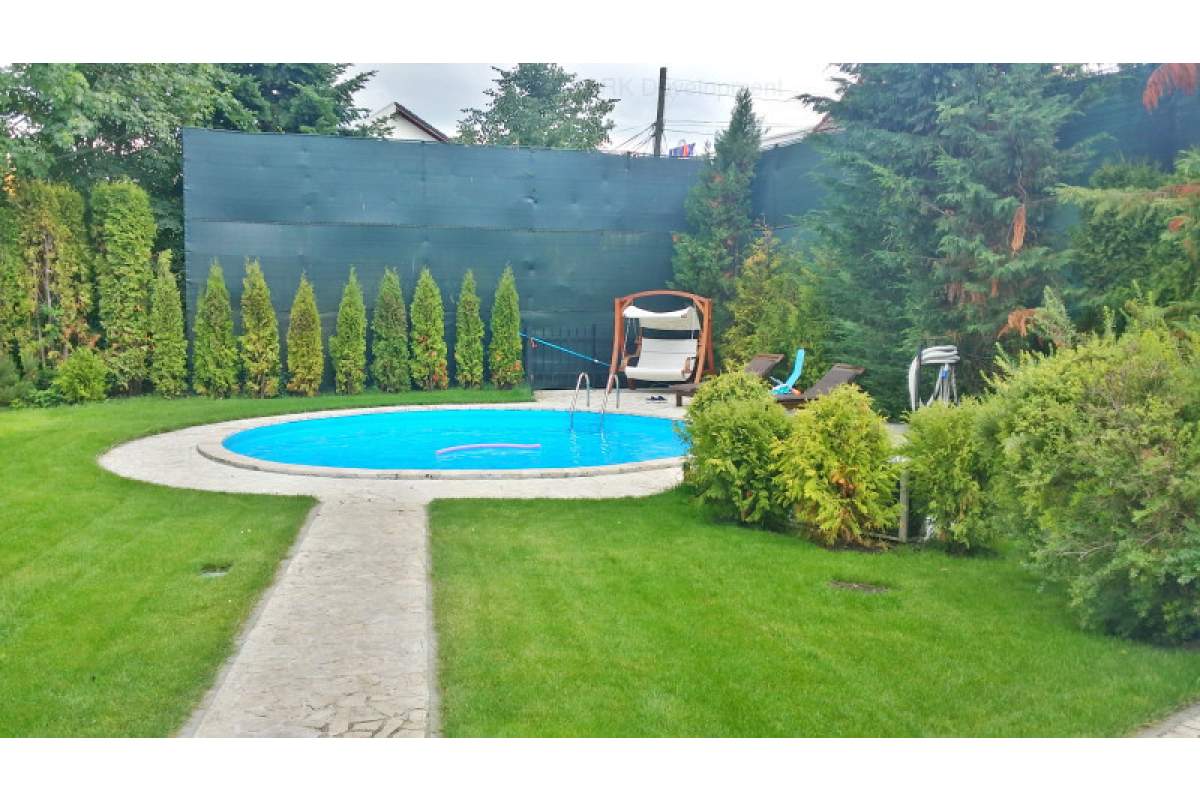 . . : : Vila Moderna 500 mp + Teren 2500 mp - zona Selecta - Piscina Incalzita