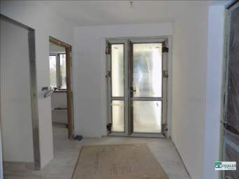  1/2 duplex de lux in oras, pozitie excelenta, zona linistita.