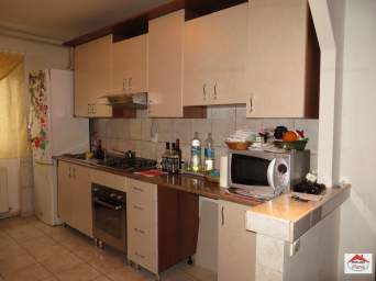  Apartament 3 camere Micro 15