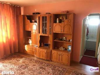 Apartament 3 camere semidecomandat Alexandru cel Bun zona Zimbru