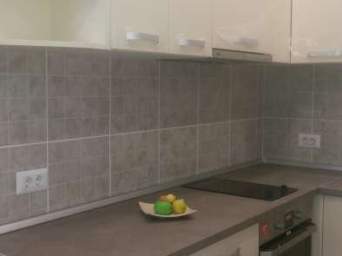  Apartament la casa , zona Parneava !!!