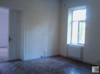  CHIRIE apartament la parter in CASA zona Lic.Economic pt.birouri, sediu firma