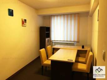  Constanta ,Ultracentral apartament 2 camere decomandat !