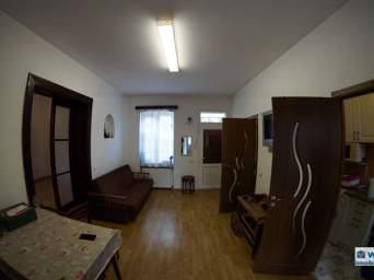  DE INCHIRIAT! Apartament la curte comuna, 2 camere, 40mp utili, zona Centrala!