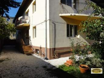  Inchiriere camera cu baie si balcon la vila.