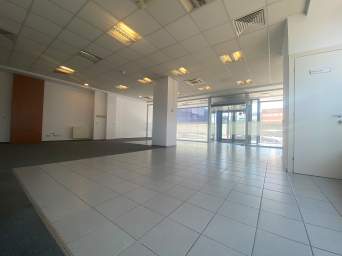 Vizibilitate maxima la strada!Spatiu comercial 164mp-Sos Chitilei nr88